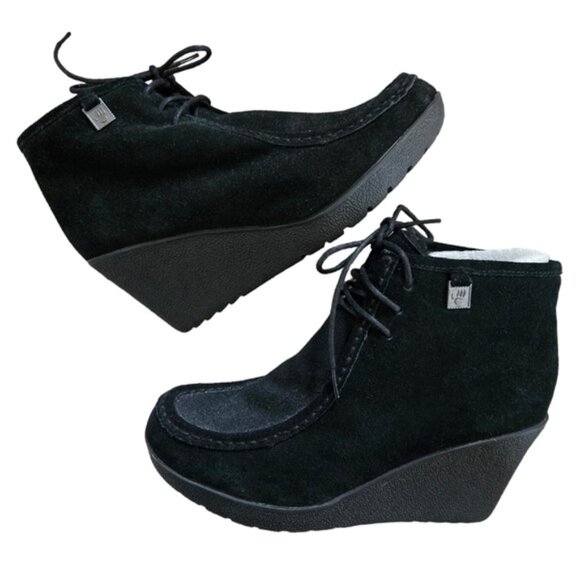 NWOT BEARPAW Astonia Black Suede Sheepskin Lined Wedge Lace Bootie Size 10 - Picture 2 of 9